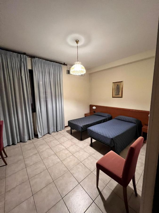 Hotel Colonna Albignasego Екстериор снимка